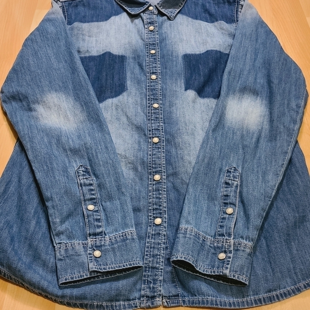 Mavi Denim Chambray Pearl Snap Button Down Shirt Faded Medium Wash Long Sleeves - Picture 4 of 11